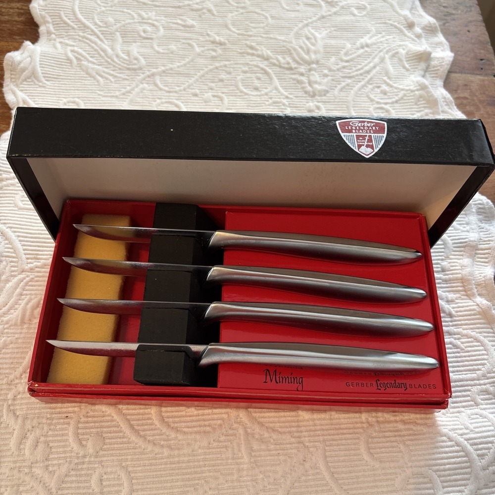 VINTAGE GERBER MIMING LEGENDARY Blades Steel STEAK KNIVES Set Of 4. Original Box